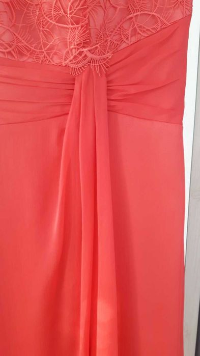 Официална рокля на дизайнерката  Жана Жекова