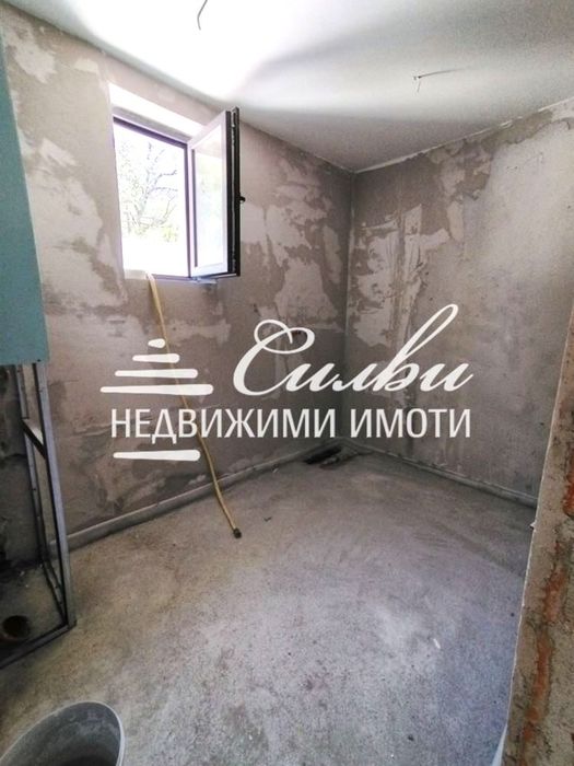 Тристаен апартамент в НОВОСТРОЯЩА СЕ жилищна сграда с ДВОР - Пети полк