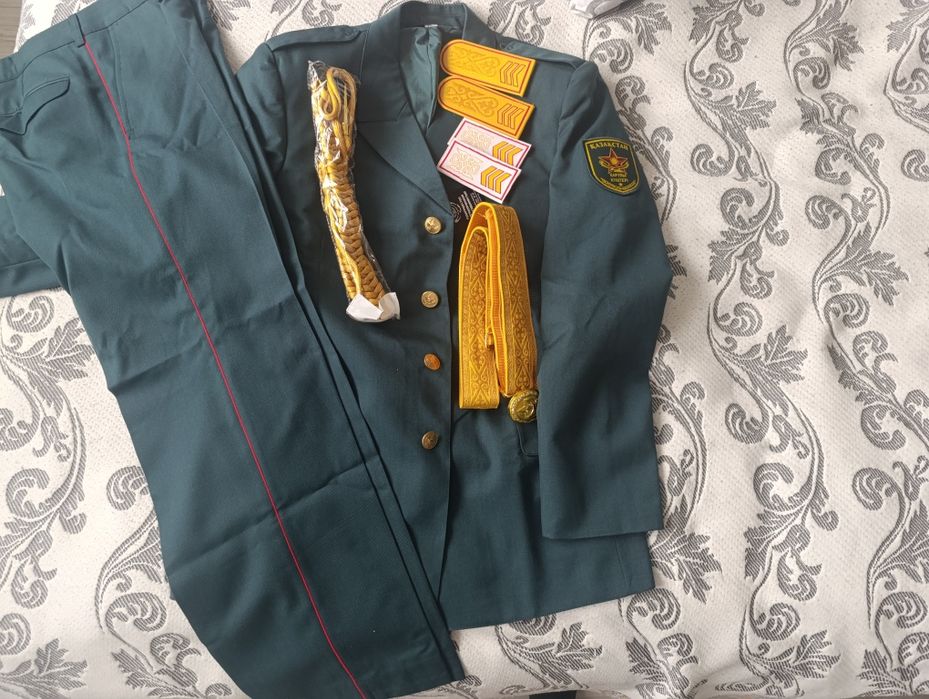Парадная форма все идеально новая не одевалась