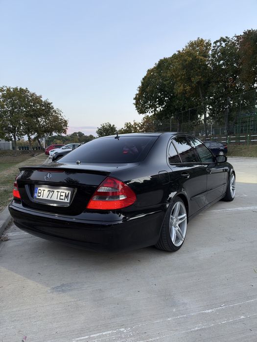 MERCEDES-BENZ E-Class 0 — imagine 4