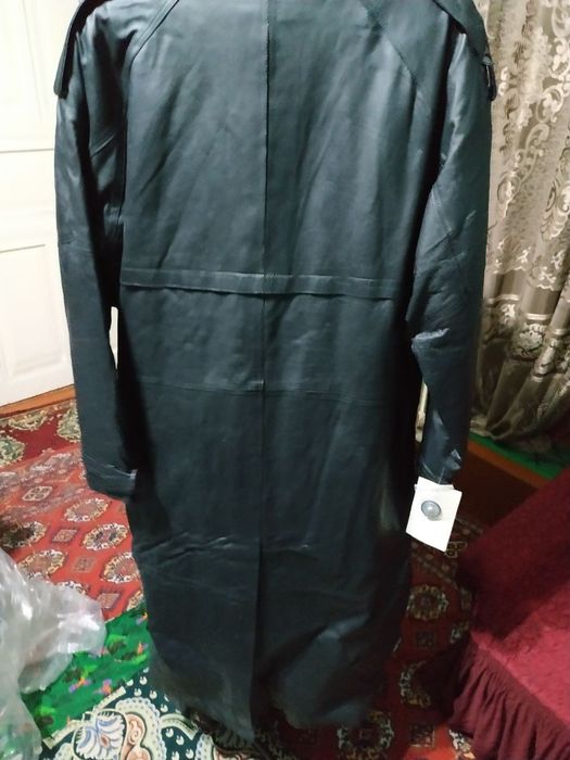 Кожали эркаклар пальтоси сотилади