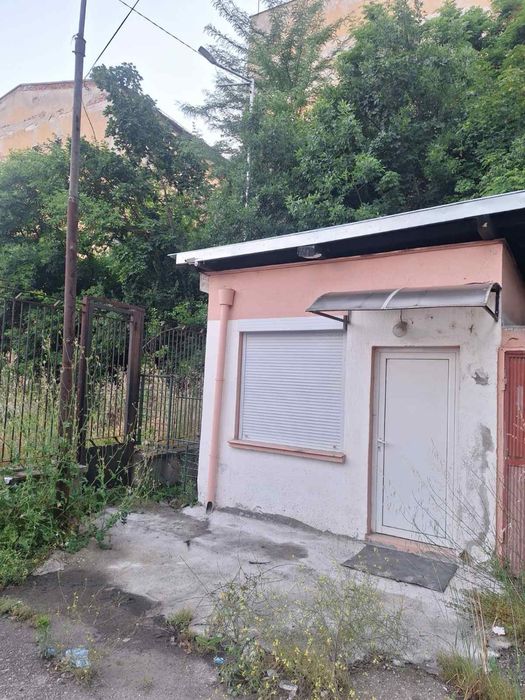 Самостоятелна стая с баня и тоалетна