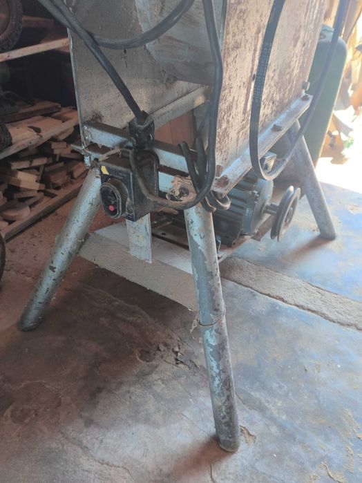 Комбиниран циркуляр с абрихт монофазен