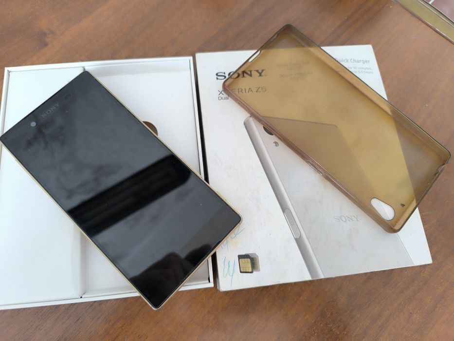 Смартфон Sony Z5