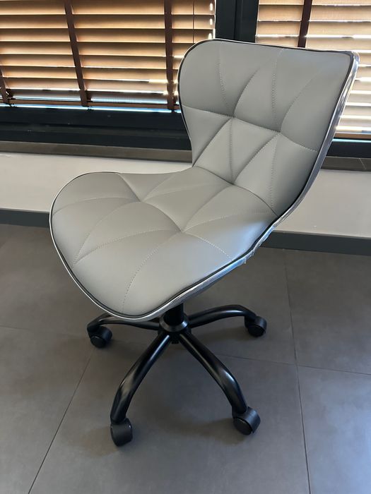 СТОЛ НА КОЛЕЛЦА BROOKLYN black- 2г гаранция и безплатна доставка