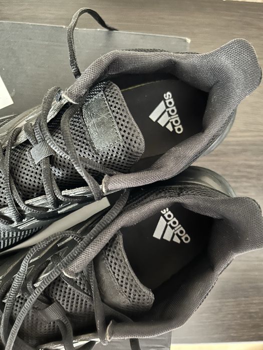 Кроссовки Adidas