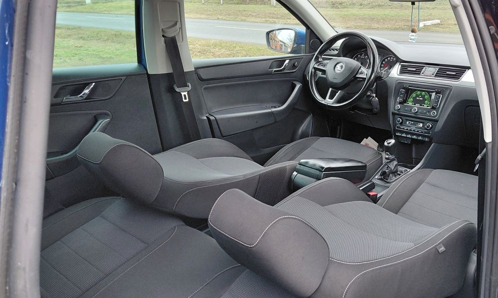 Skoda Rapid Navigatie Xenon Senzori parcare