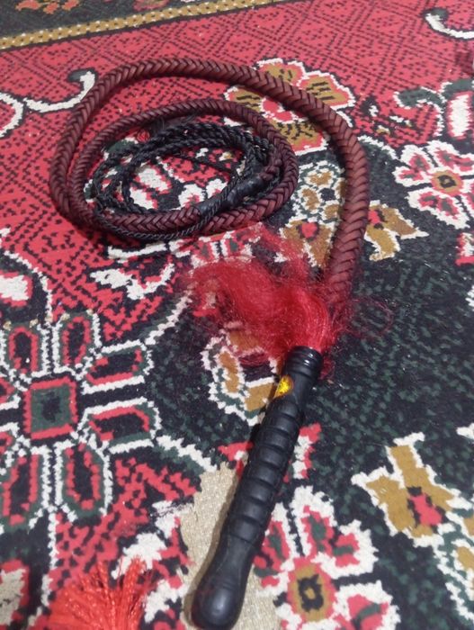 Qamchi sgr terisdan sahna rekviziti