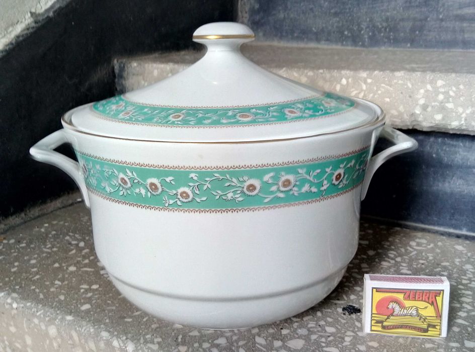 JLMENAU Graf Von Henneberg Porzellan 1777 ПОРЦЕЛАНОВ СУПНИК