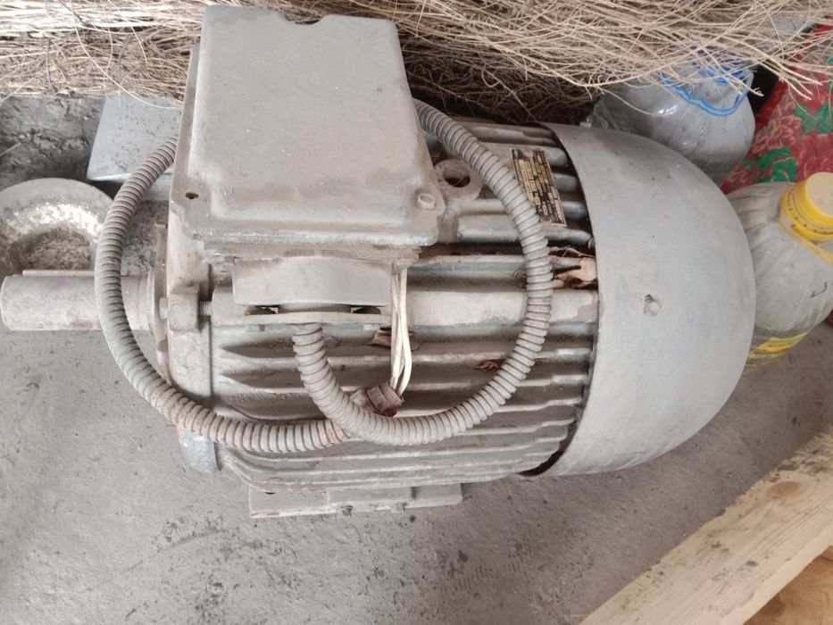 Продам электро двигатель15кв  бу в хорошем состоянии