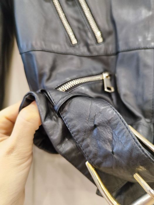 Продаю кожаную куртку — размер S