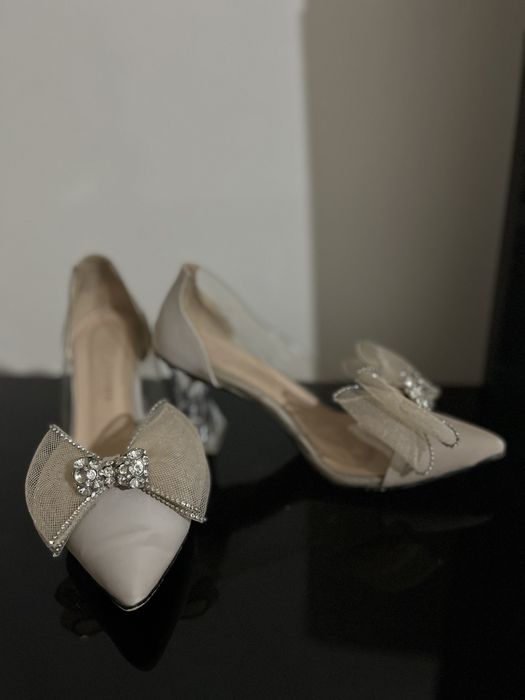 Вечерни туфли — toy va bazmlar uchun kabluk