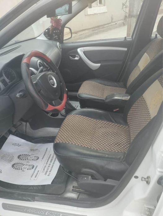 Lada largus sotilati narxi yana keliwiladi