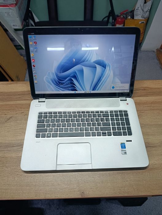 Шустрый большой ноутбук 17 диагональ,i7-16gb-ssd+hdd-gf840.НЕДОРОГО!