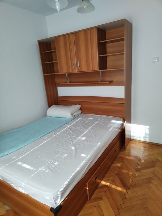 Închiriez apartament 2 camere semidecomandat