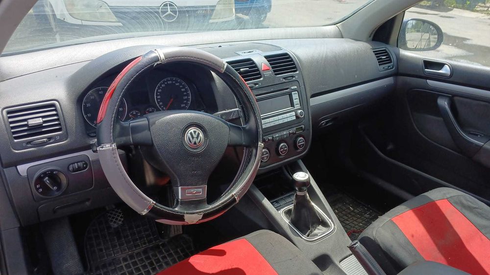 Dezmembrez VW GOLF 5 - 1.6 FSI Din 2008 - BLF