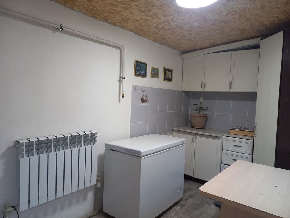 Жеке, 4 бөлмелі жер үй сатылады.