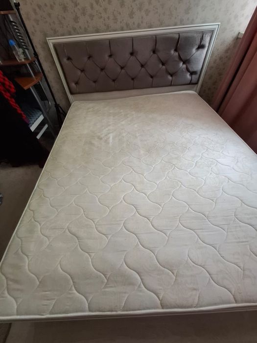 Кровать с матрасом — продаётся