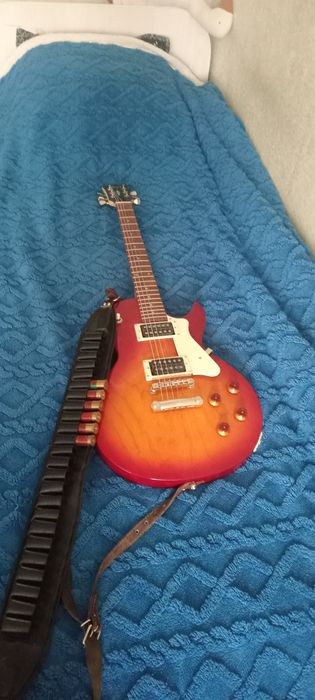 Электрогитара Cort CR100