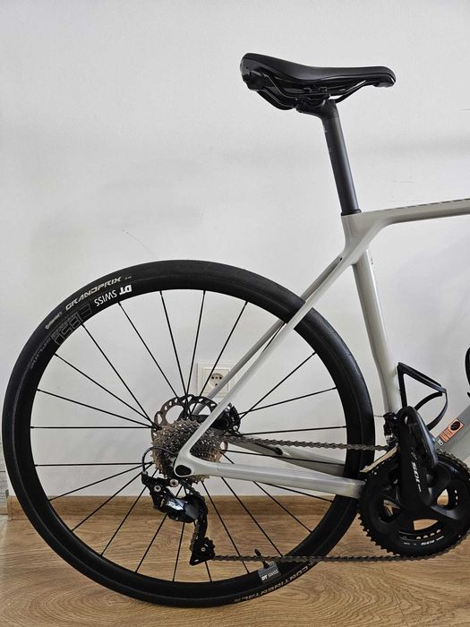 Canyon Endurace CF SL 7 Disc (2021) – Ca Nouă