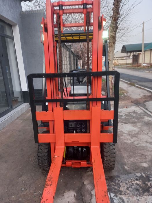 Кара вилочное погрузчик