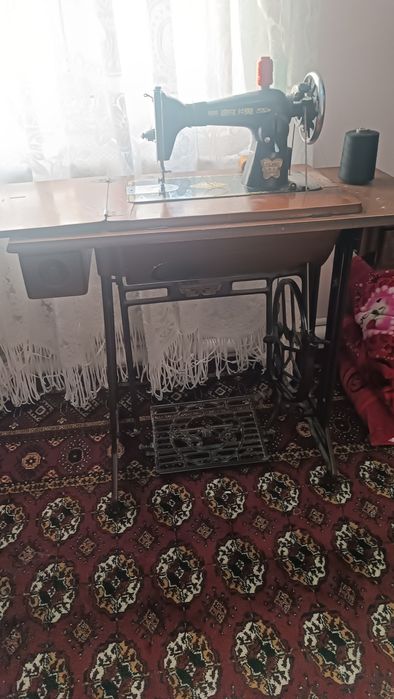 Tikuv mashinasi sotiladi