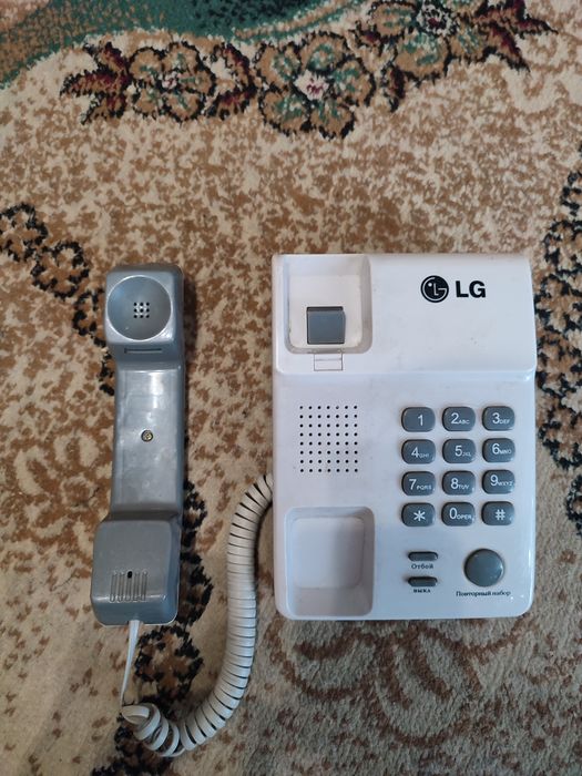 Телефон LG в отличном состоянии