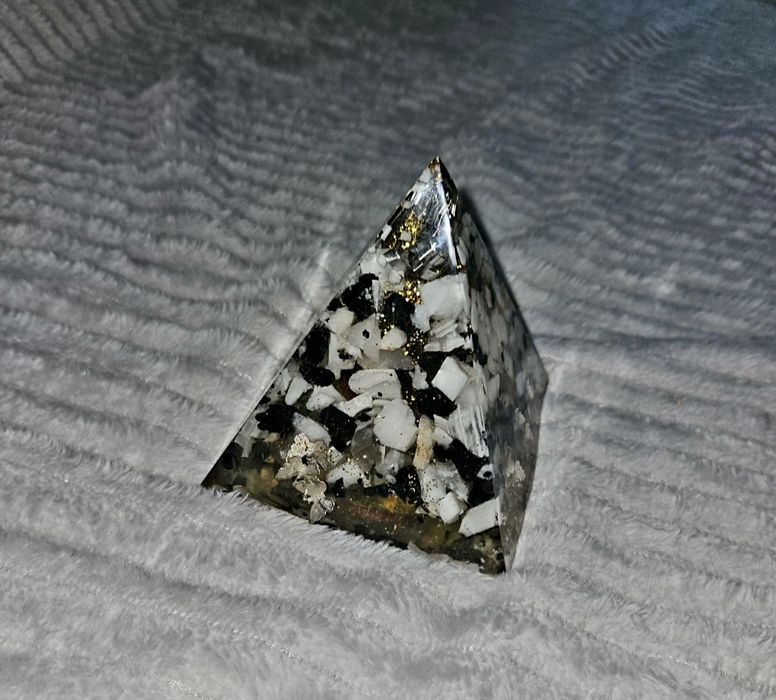 Piramida 11.5 cm orgon yng&yang