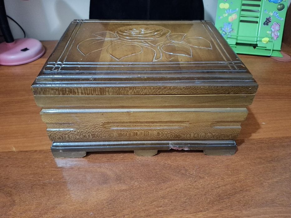 Продаётся антикварный сундук