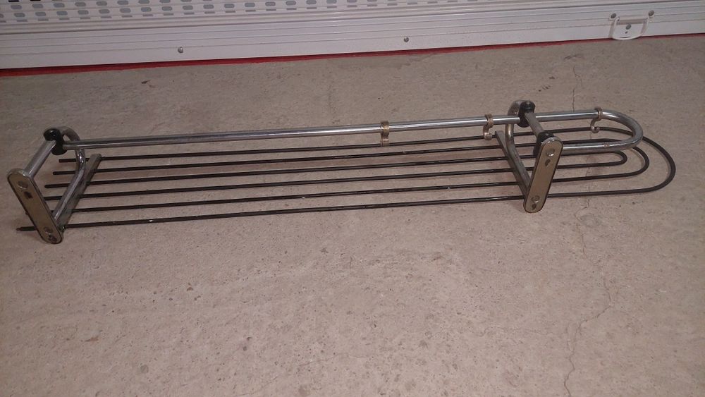 Зкачалка хромирана за гардероб дрехи портманто