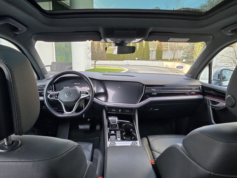 Volkswagen Touareg 3.0TSI Hybrid 462 CP ! Full Option