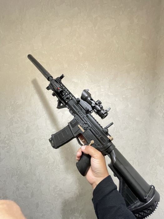 Продам игрушки пластиковые и железные