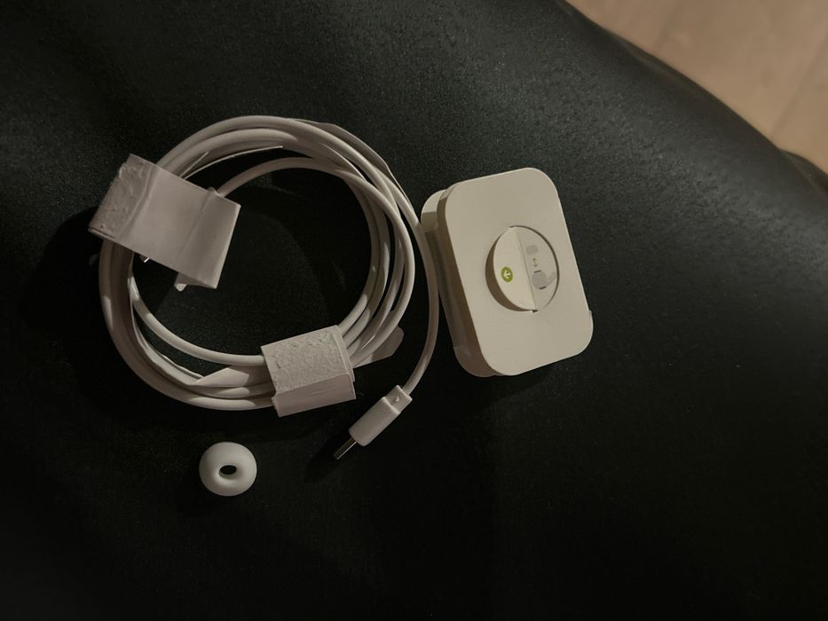 AirPods 2 Apple