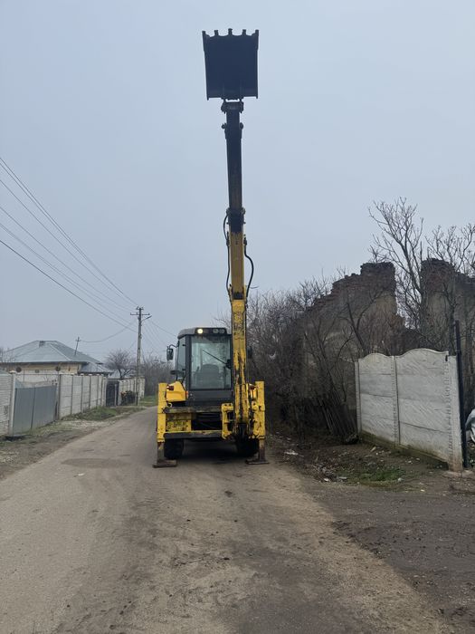 Buldoexcavator New Holland LB110