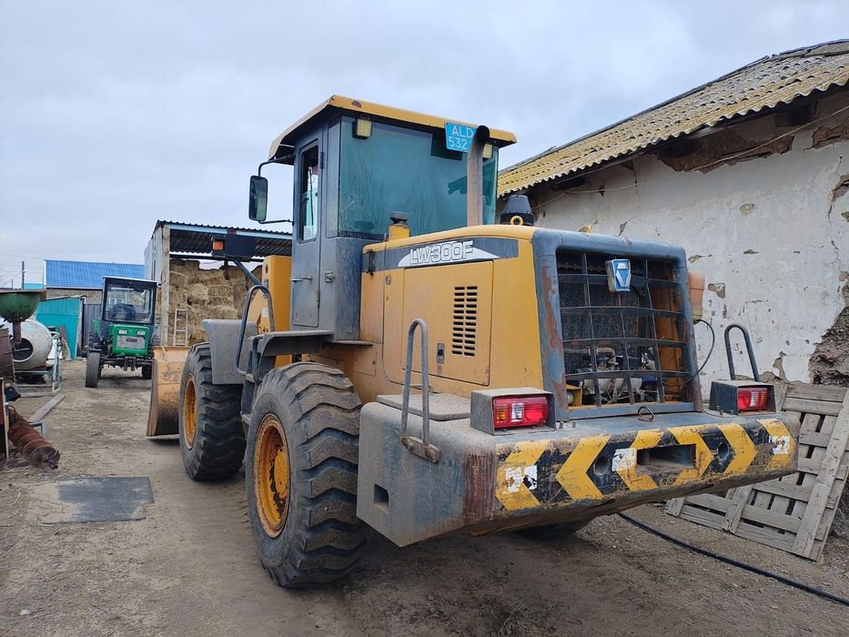 Фронтальный погрузчик