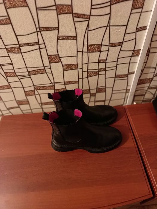 Продам ботинки Челси