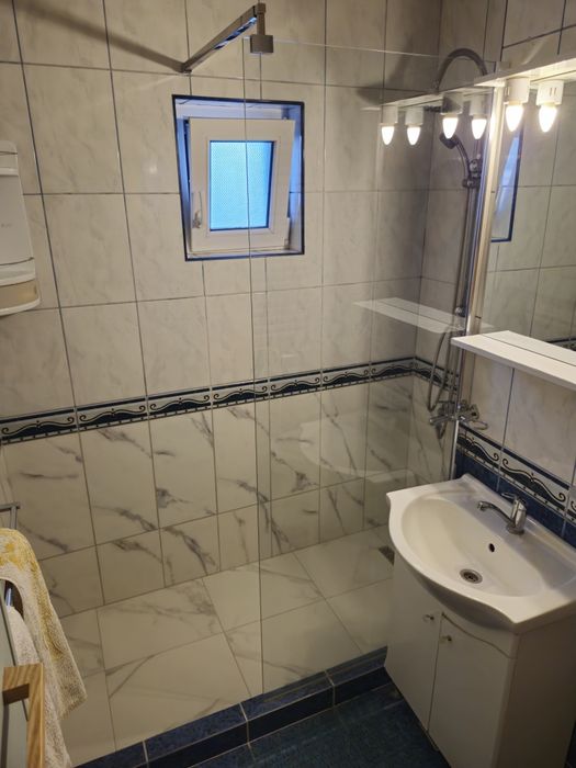 Închiriez  apartament 3 camere, 70mp, zona Nufărul