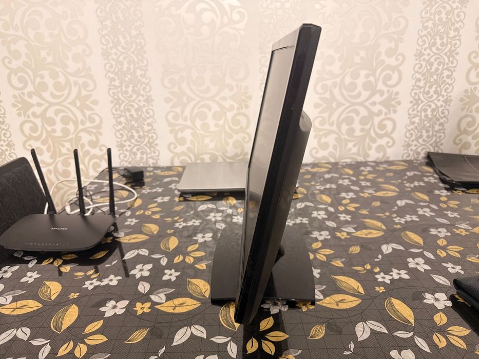 Продам монитор LG 23”