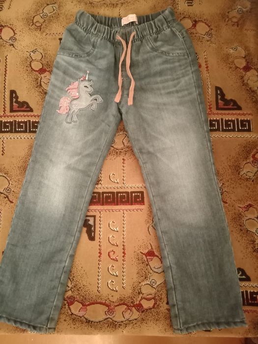 Продам джинсы на флисе для девочки
