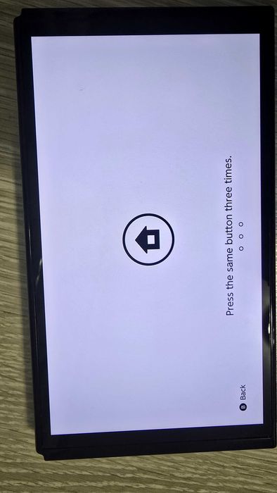 ПЕРФЕКТЕН Nintendo Switch OLED + 2 Игри Подарък! (Като Нов)