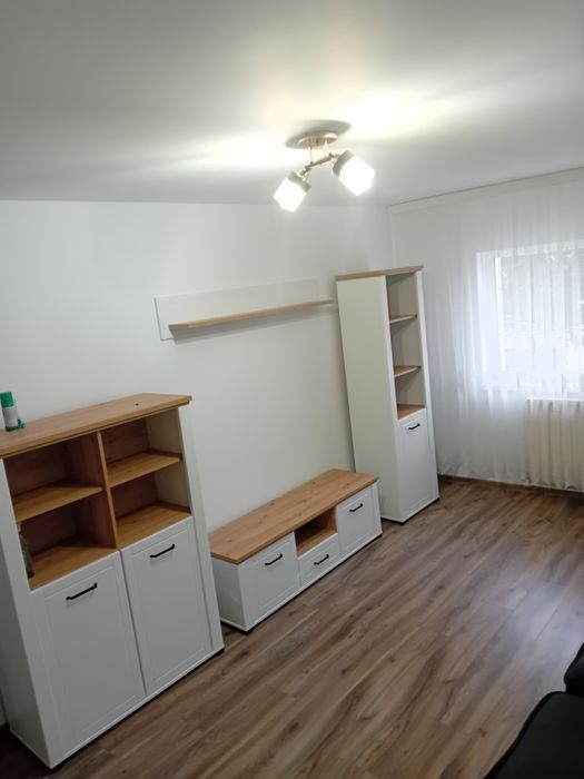 Închiriez apartament 2 camere la întrare în obcini