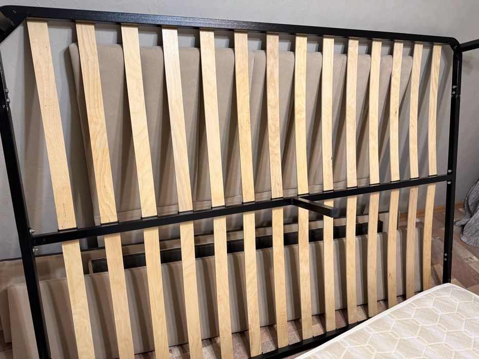 Продам кровать 140х200