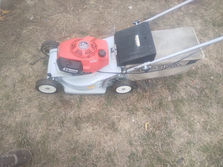 Mașină de tuns iarba Honda