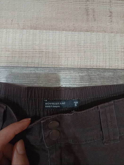 Pantaloni cargo House Brand