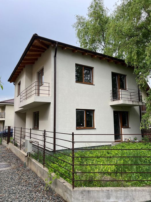 Casa individuala de vanzare