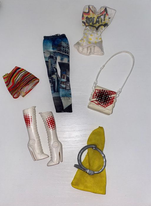 Оригинальные аксессуары и одежда для кукол Monster High