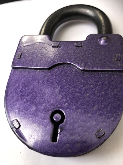 Бұрынғы алқа есікке