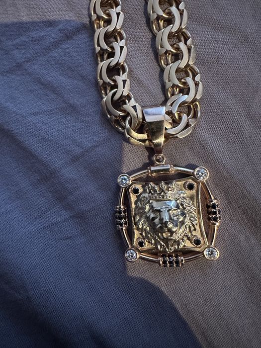 Продам золотую цепь с кулоном