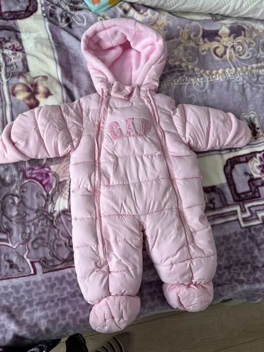 Демисезонный комбинезон для девочки