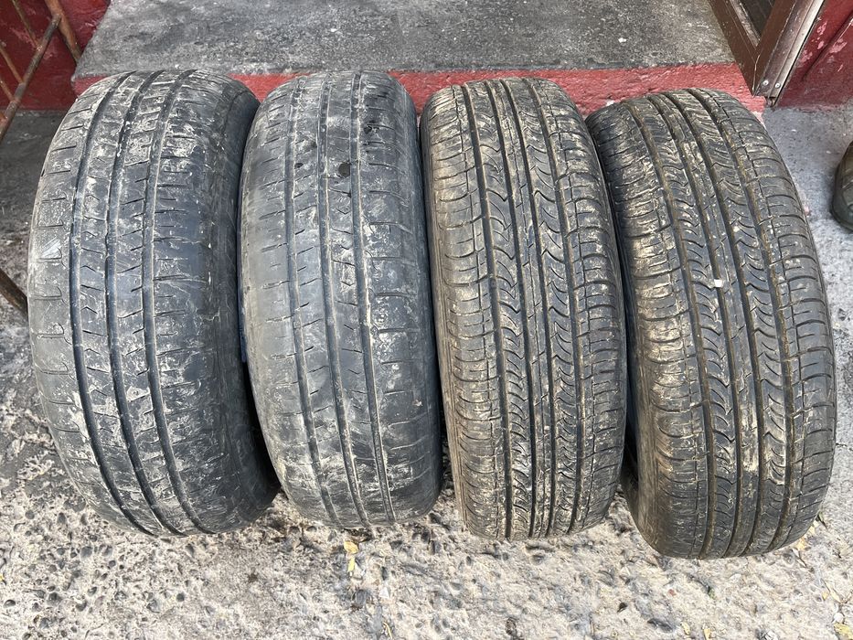 Покрышка R15.